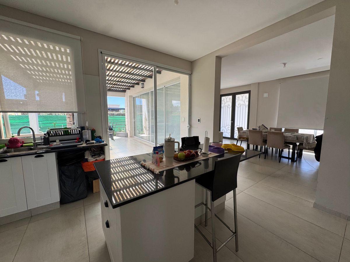 Foto de Casa En Venta - 3 Dormitorios - Barrio Estancia Bulnes - Una Sola Planta, imagen 2