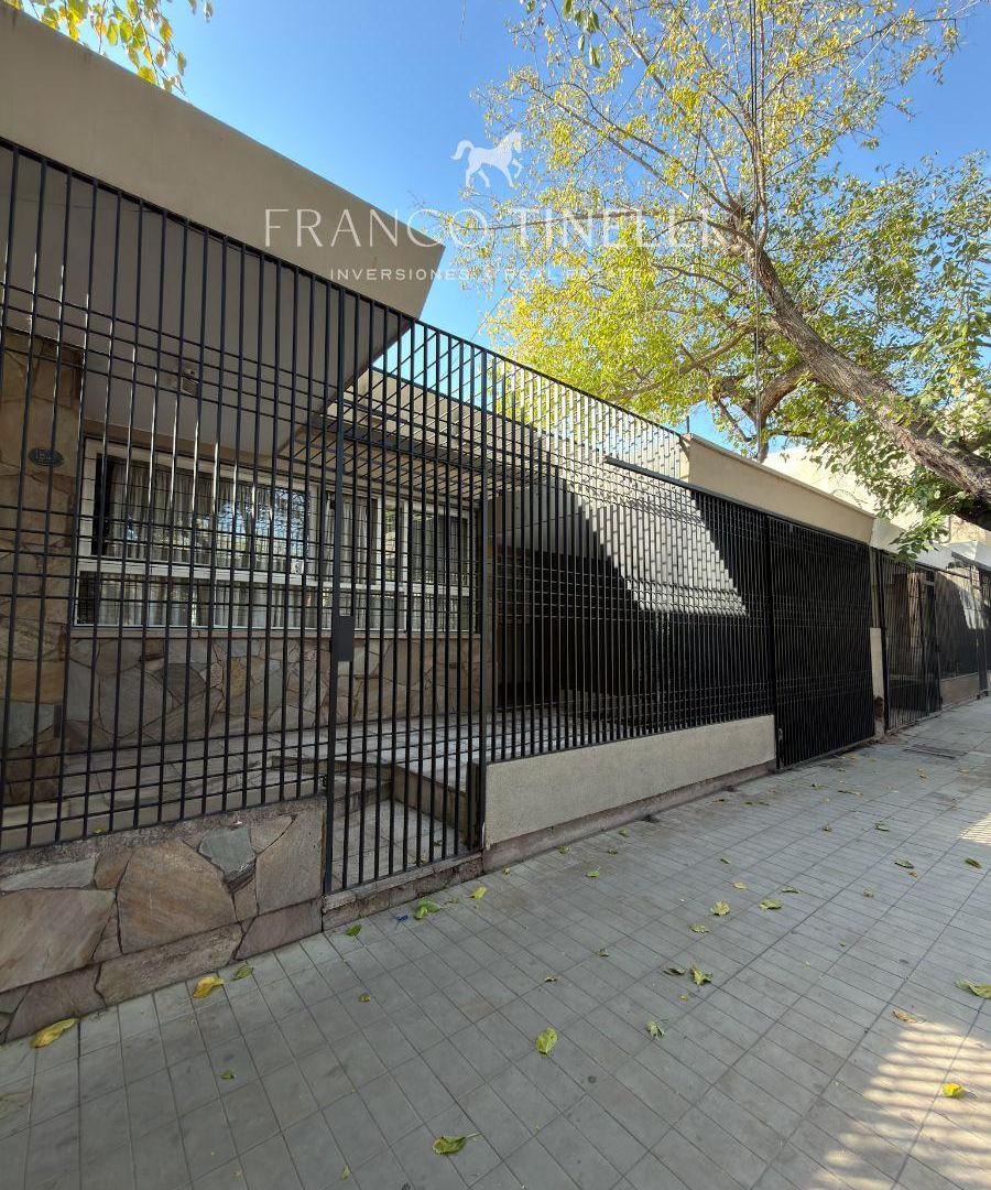 Casa en Cuarta Sección Este — Mendoza Capital