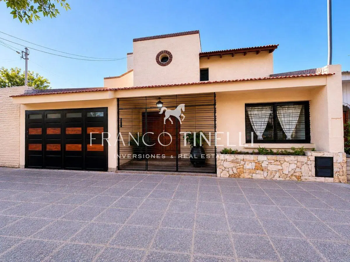 CASA EN VENTA | 4 DORMITORIOS | GODOY CRUZ | PILETA CLIMATIZADA 2