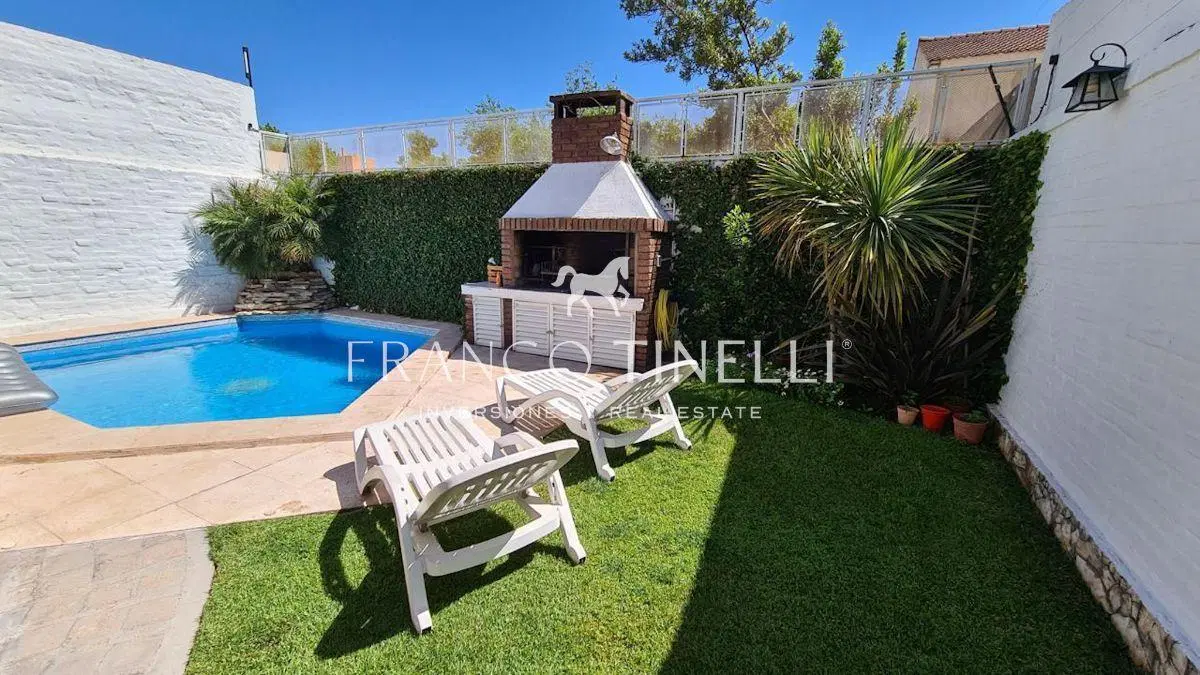CASA EN VENTA | 4 DORMITORIOS | GODOY CRUZ | PILETA CLIMATIZADA 4