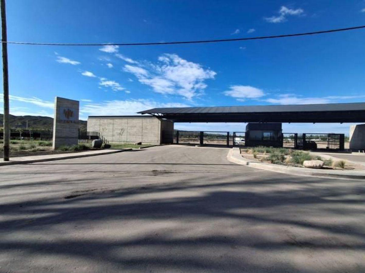 Foto de Lote en venta 778 m² en Barrio Penta · Posesión inmediata, imagen 2