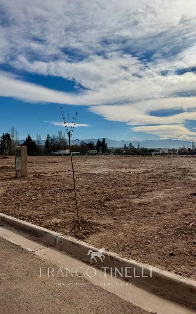 Lote en Venta 649 m² en Icon Besares, Chacras de Coria | Listo para Escriturar 3
