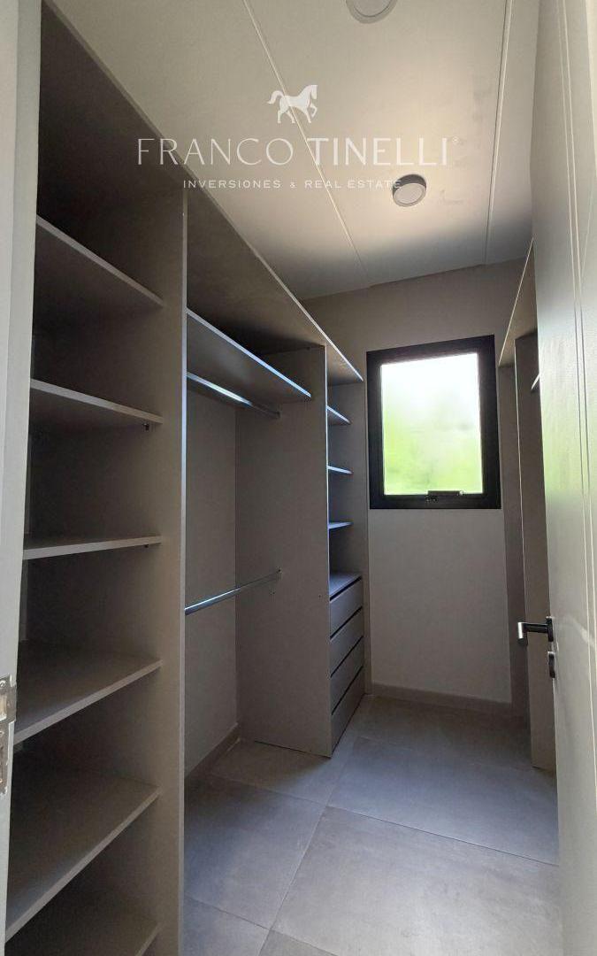Foto de Casa a Estrenar de Categoría en Lar de Boedo | 250 m² | Diseño y, imagen 3