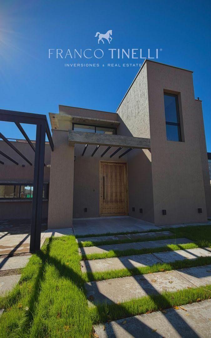 Foto de Casa a Estrenar de Categoría en Lar de Boedo | 250 m² | Diseño y, imagen 1
