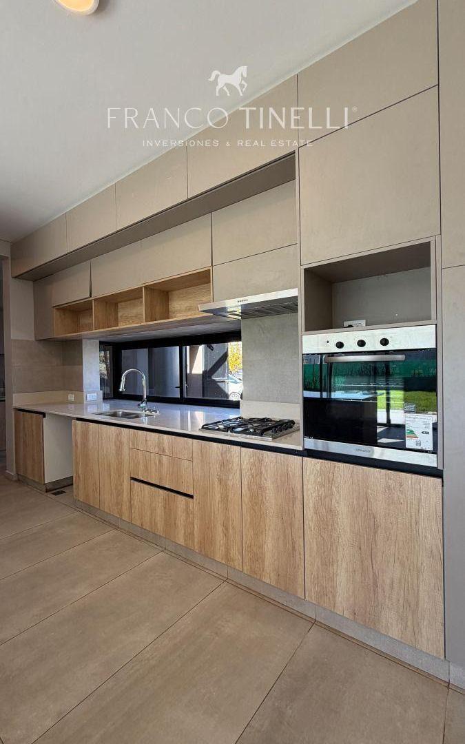 Foto de Casa a Estrenar de Categoría en Lar de Boedo | 250 m² | Diseño y, imagen 4