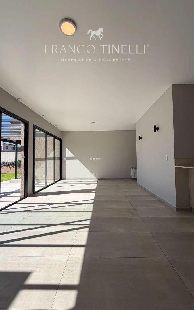 Foto de Casa a Estrenar de Categoría en Lar de Boedo | 250 m² | Diseño y, imagen 2
