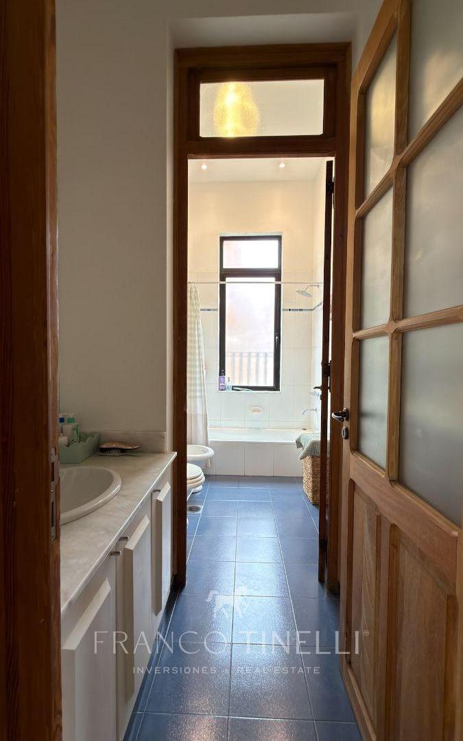 Foto de Casa en Venta | 4 Dormitorios + Estudio | Barrio Pueyrredón, Chacras de, imagen 3