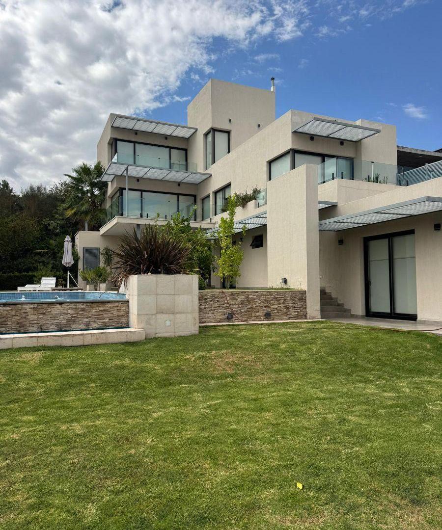 Foto de Casa en venta 5 dormitorios en Palmares con pileta y ascensor, imagen 2