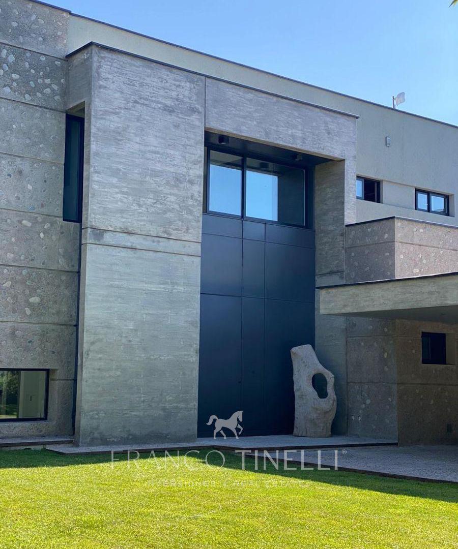 Foto de Casa en venta | 2 master suite | Barrio Pueyrredón, Chacras de Coria |, imagen 2