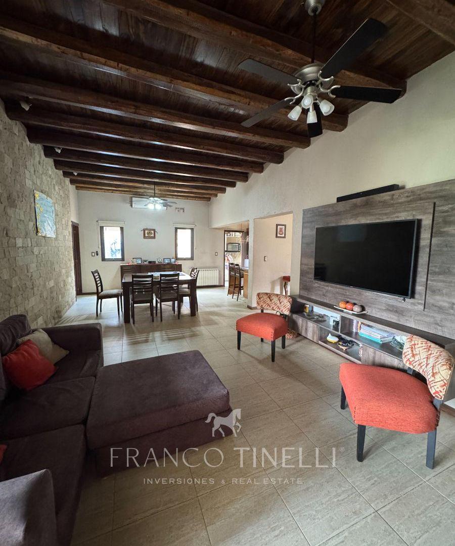 Foto de CASA EN VENTA – 3 DORMITORIOS - B° VIÑAS DEL TORREÓN, MAIPÚ - PILETA, imagen 4