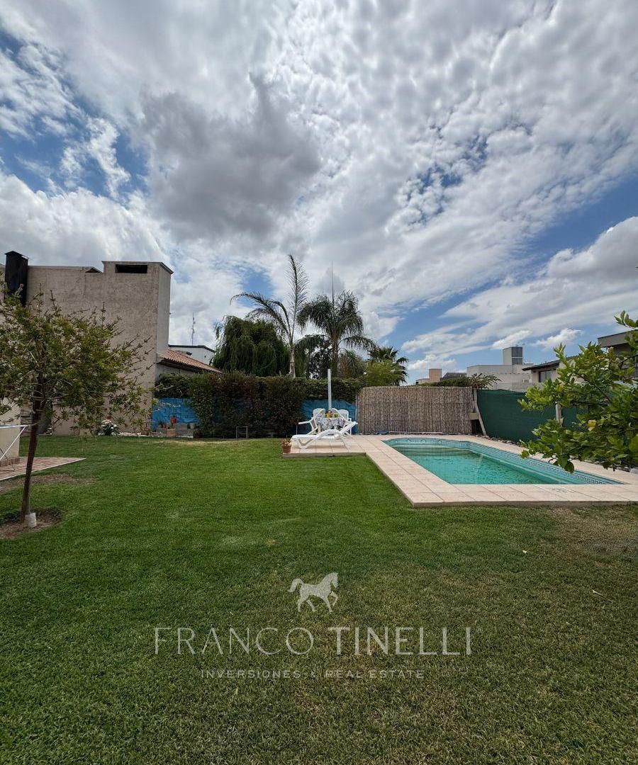 Foto de CASA EN VENTA – 3 DORMITORIOS - B° VIÑAS DEL TORREÓN, MAIPÚ - PILETA, imagen 5