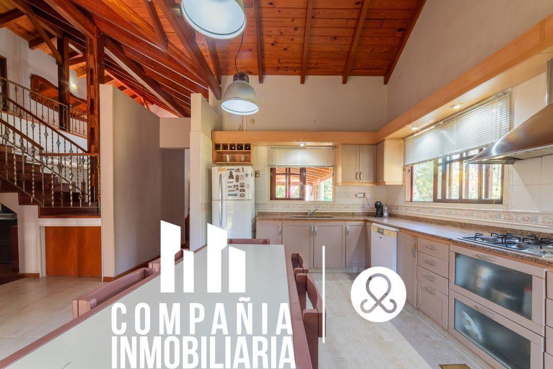 Casa en venta en Colastine Norte  4 Dormitorios