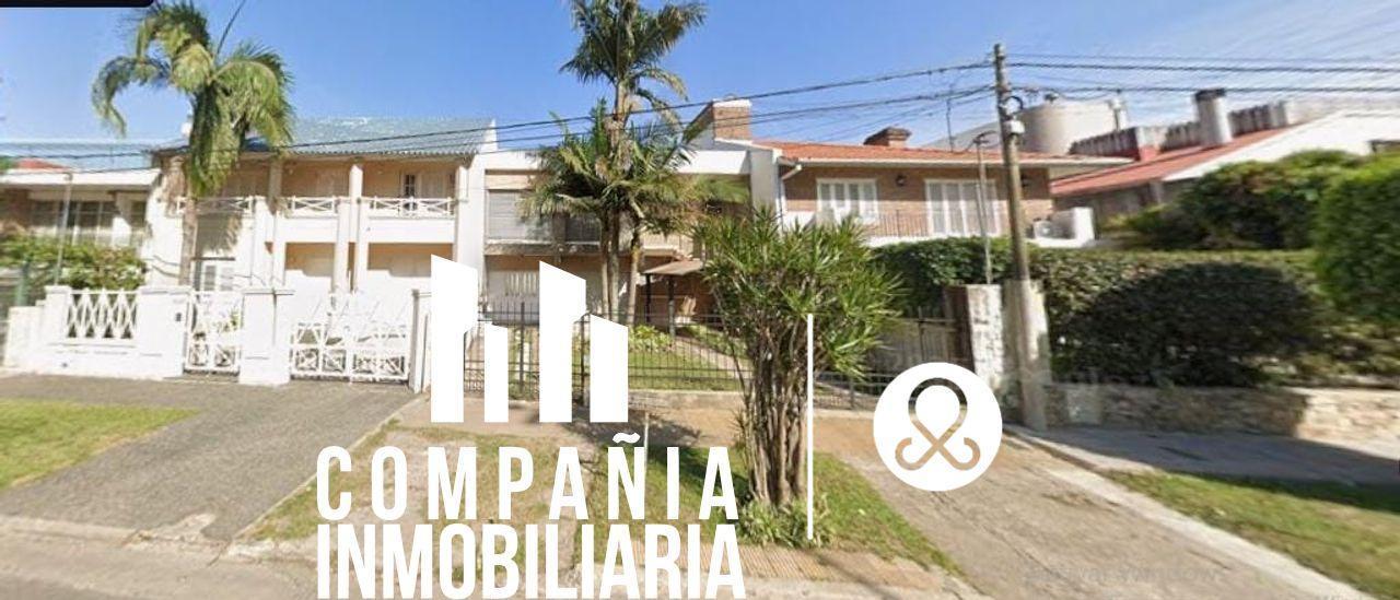 Planta baja sobre la costanera