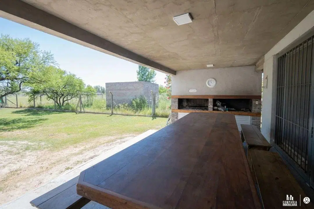 Casa en venta en Colastine 5 Dormitorios 2