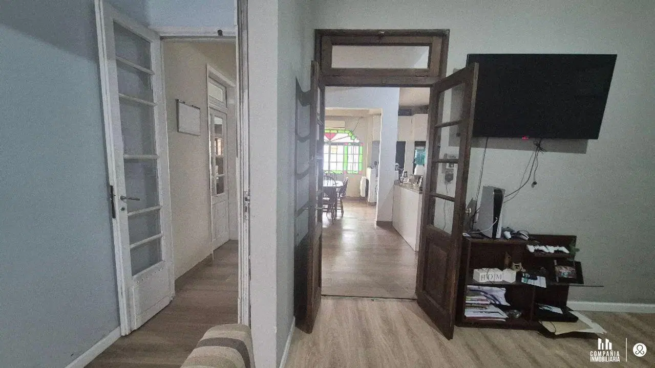 Casa en venta a 1 cuadra de Av. Freyre! 4