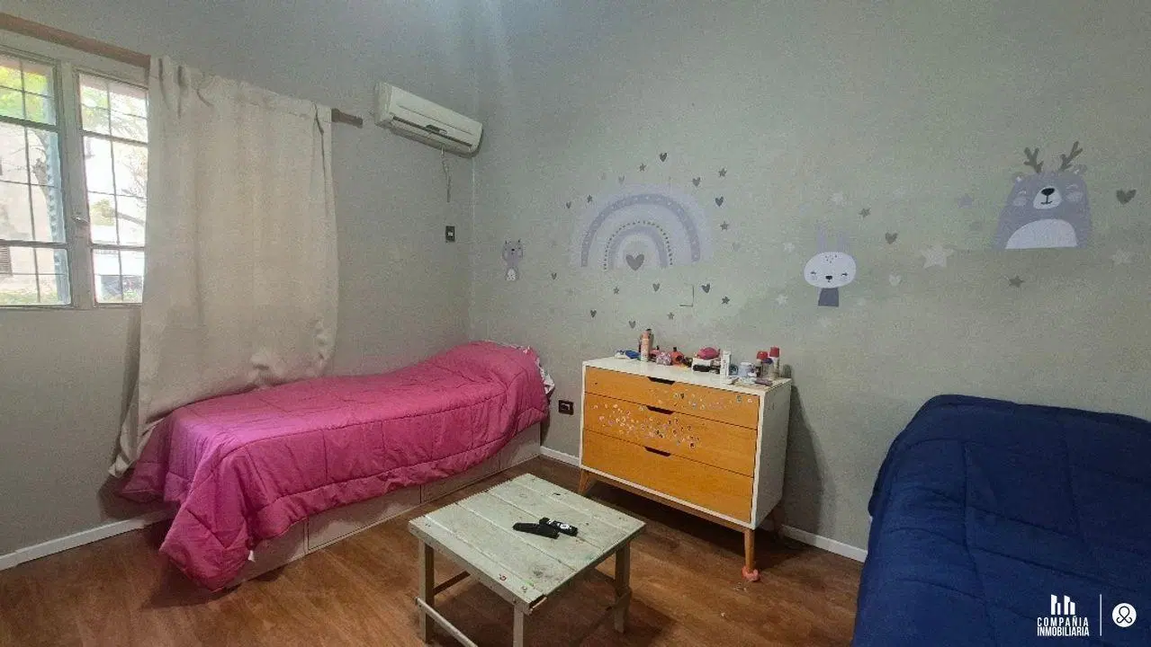 Casa en venta a 1 cuadra de Av. Freyre! 5