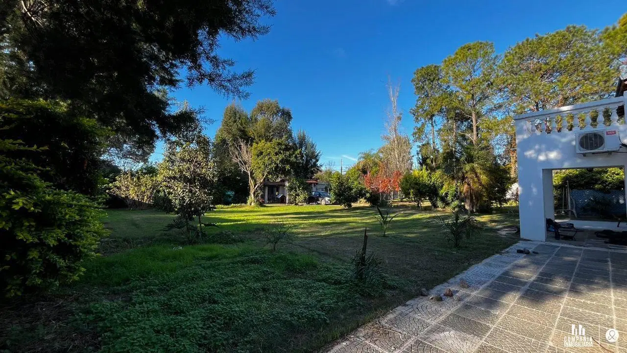 Casa a la venta en Villa California con Gran parque- 3