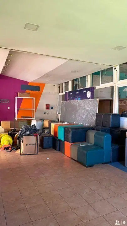 Alquiler de gran salon comercial 2