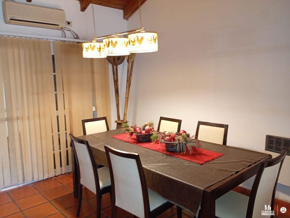Foto de SE VENDE CASA DE 3 DORMITORIOS Y PATIO VERDE, imagen 1