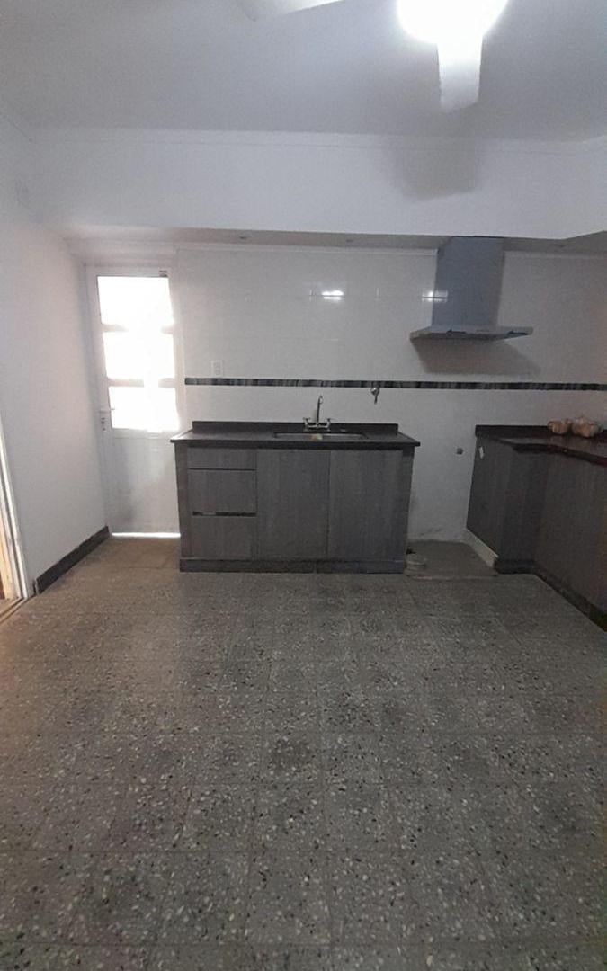 Foto de Casa de 333 m² con 3 dormitorios en venta en Sargento Cabral. Apta, imagen 1