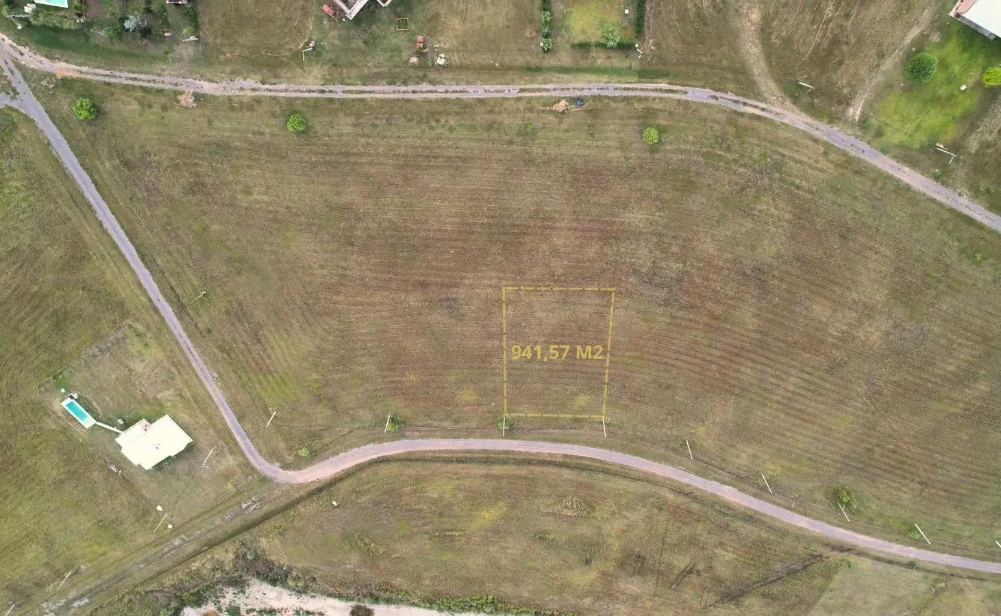 Terreno en Solares Norte sobre calle 15 lote 43B 4