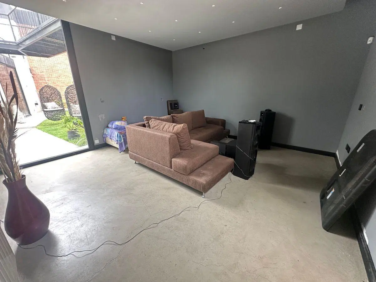 Venta Casa Moderna V. Allende Golf 625m cub1800m 3