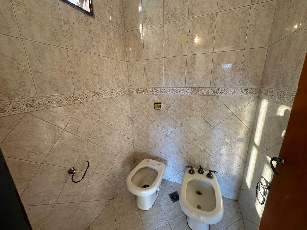Foto de Venta Casa 4 Dorm + Escritorio Río Ceballos B San José, imagen 1
