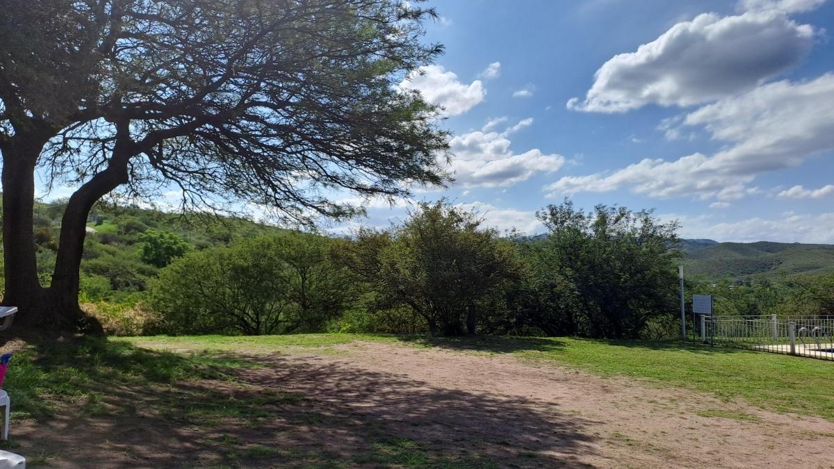 Venta Lote Cinco Lomas 2050m² Plano - Escritura