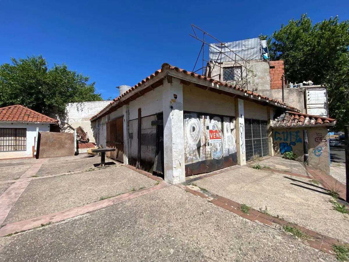 2 Locales mas deposito a la VENTA 472M2 3