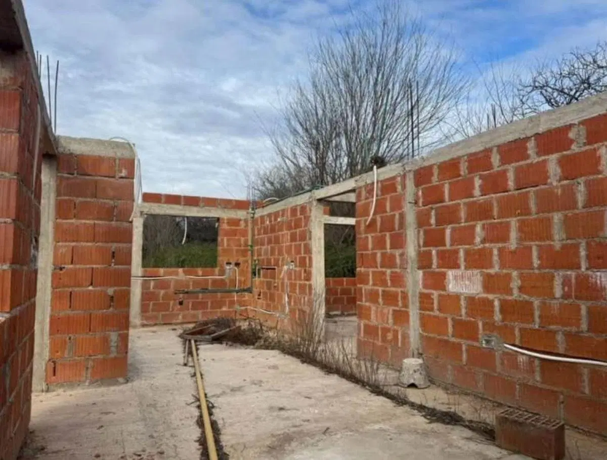 VENTA TERRENO CON MEJORAS, VILLA GENERAL BELGRANO 5