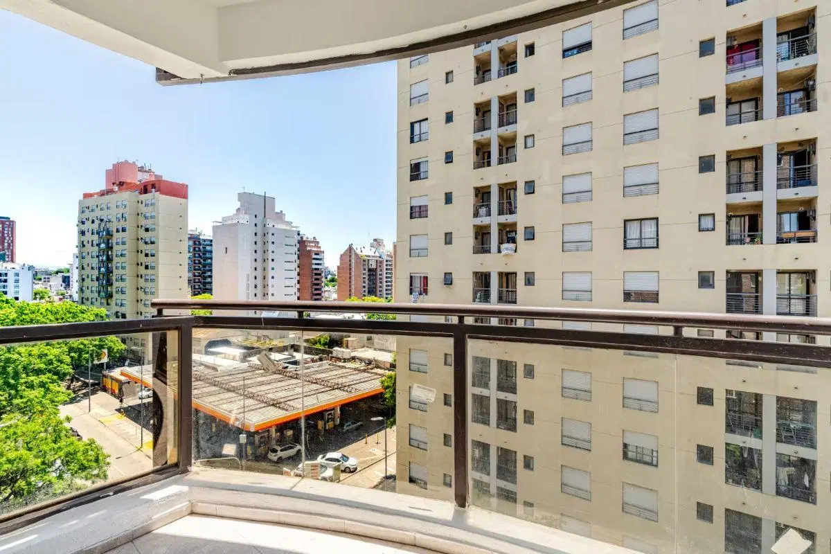 SE ALQUILA DEPARTAMENTO AMOBLADO EN GUEMES 4