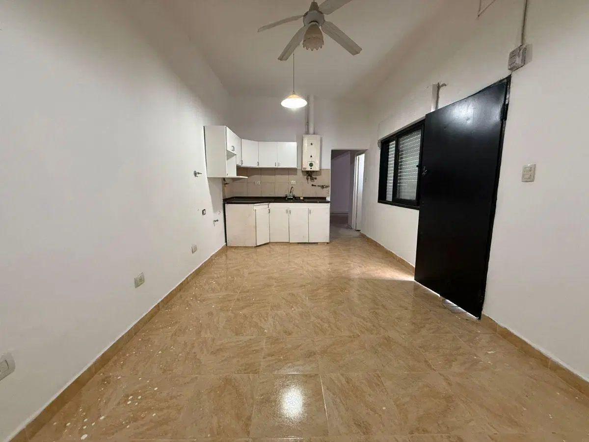 VENTA CASA 2 DORMITORIOS, BARRIO COLON 1