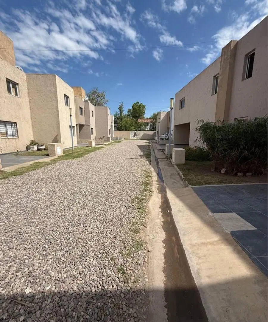 VENTA DUPLEX 3 DORM. LOS BOULEVARES 4