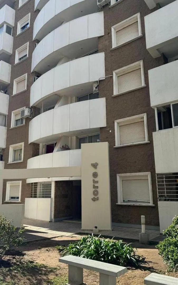 VENTA COCHERA COMPLEJO VILLASOL 2