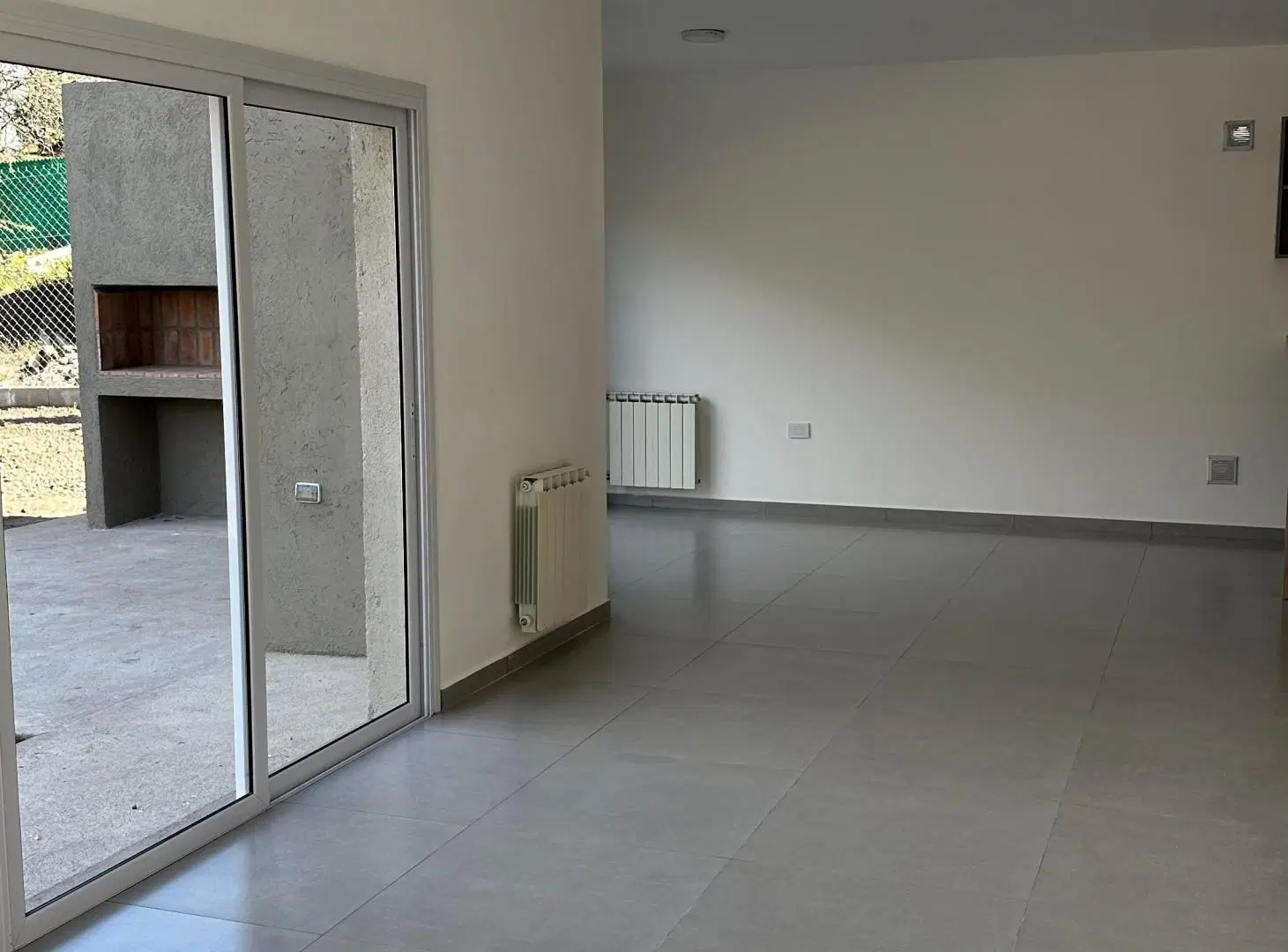 VENTA CASA 3 DORMITORIOS A ESTRENAR EN BARRIO CERRADO LAS MARIAS EN VILLA ALLENDE 2