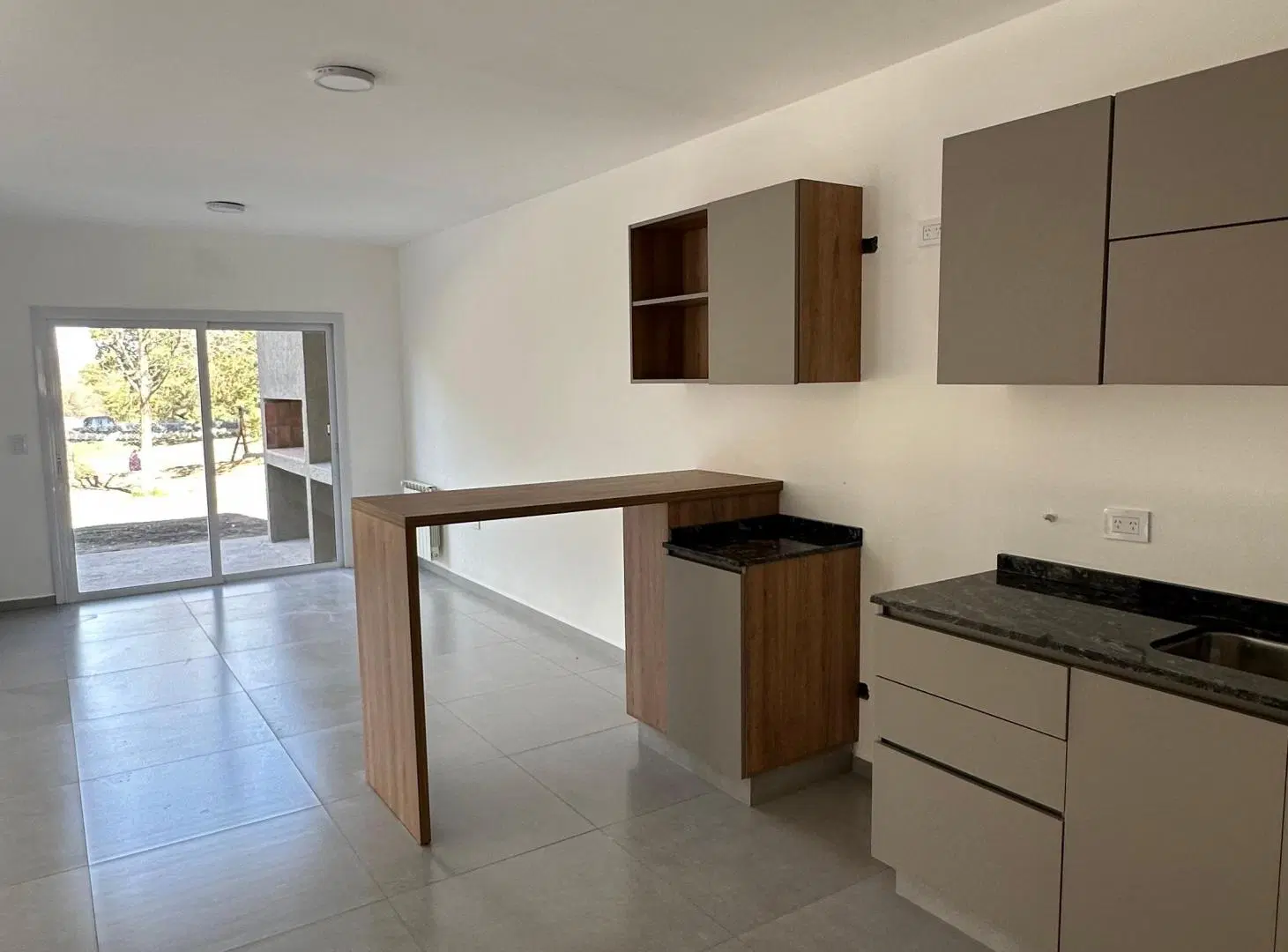 VENTA CASA 3 DORMITORIOS A ESTRENAR EN BARRIO CERRADO LAS MARIAS EN VILLA ALLENDE 8