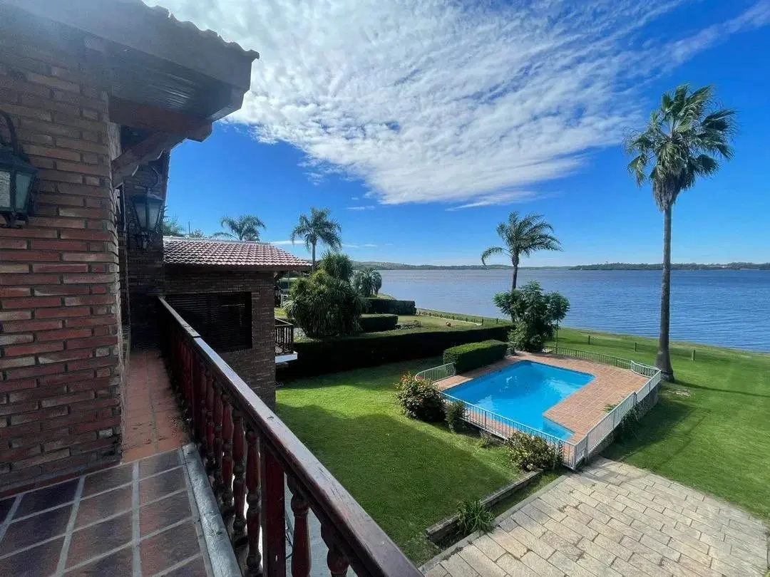 VENTA CASA 5 DORM. EN VILLA DEL DIQUE 3