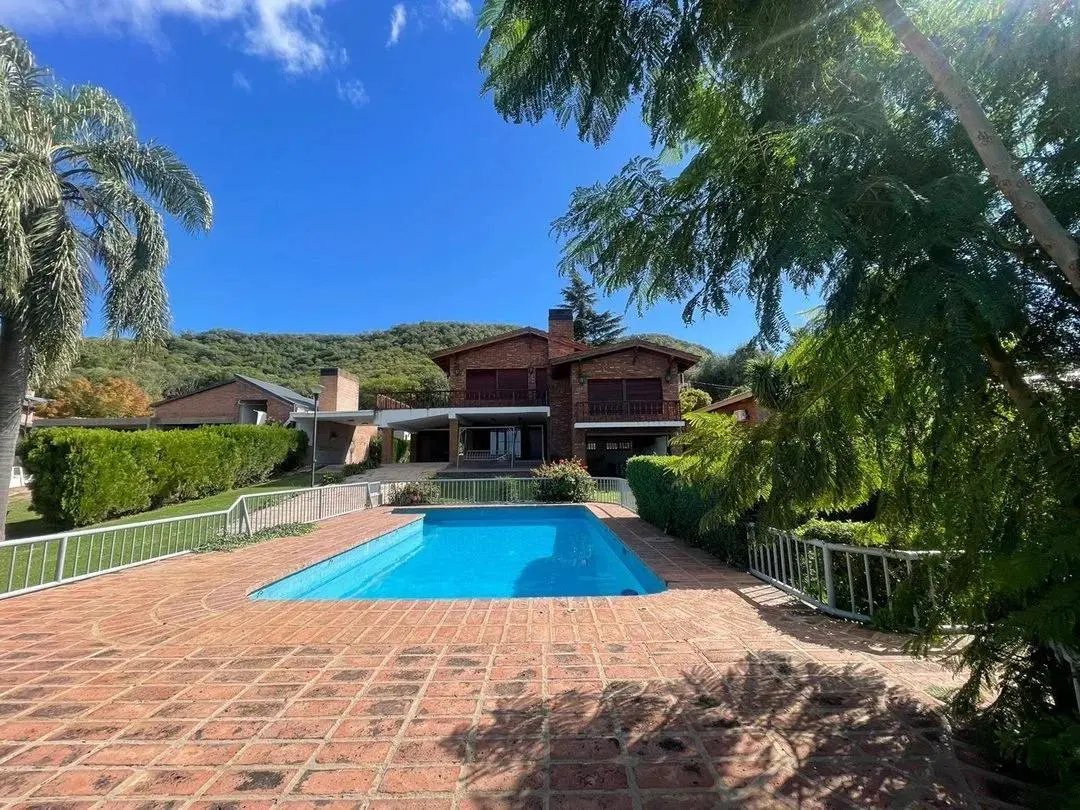 VENTA CASA 5 DORM. EN VILLA DEL DIQUE 5