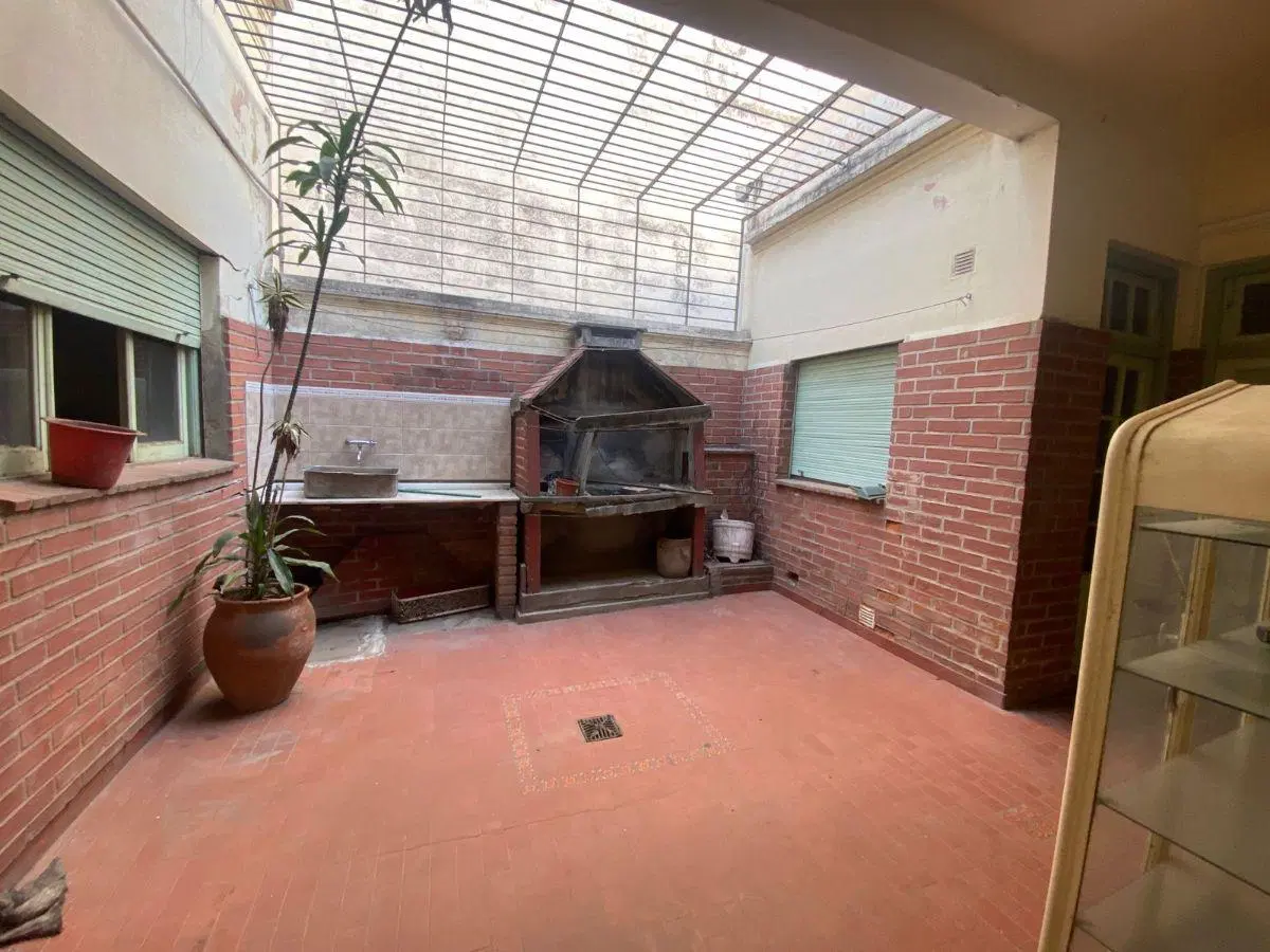 Casa en venta zona centro – posibilidad para edificar 1