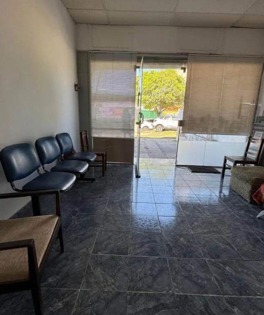 Foto de LOCAL COMERCIAL EN VENTA - AV DUARTE QUIRÓS, imagen 1