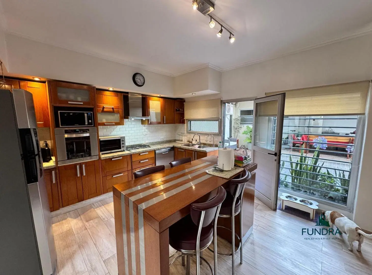VENTA CASA 6 AMBIENTES BERNAL 4