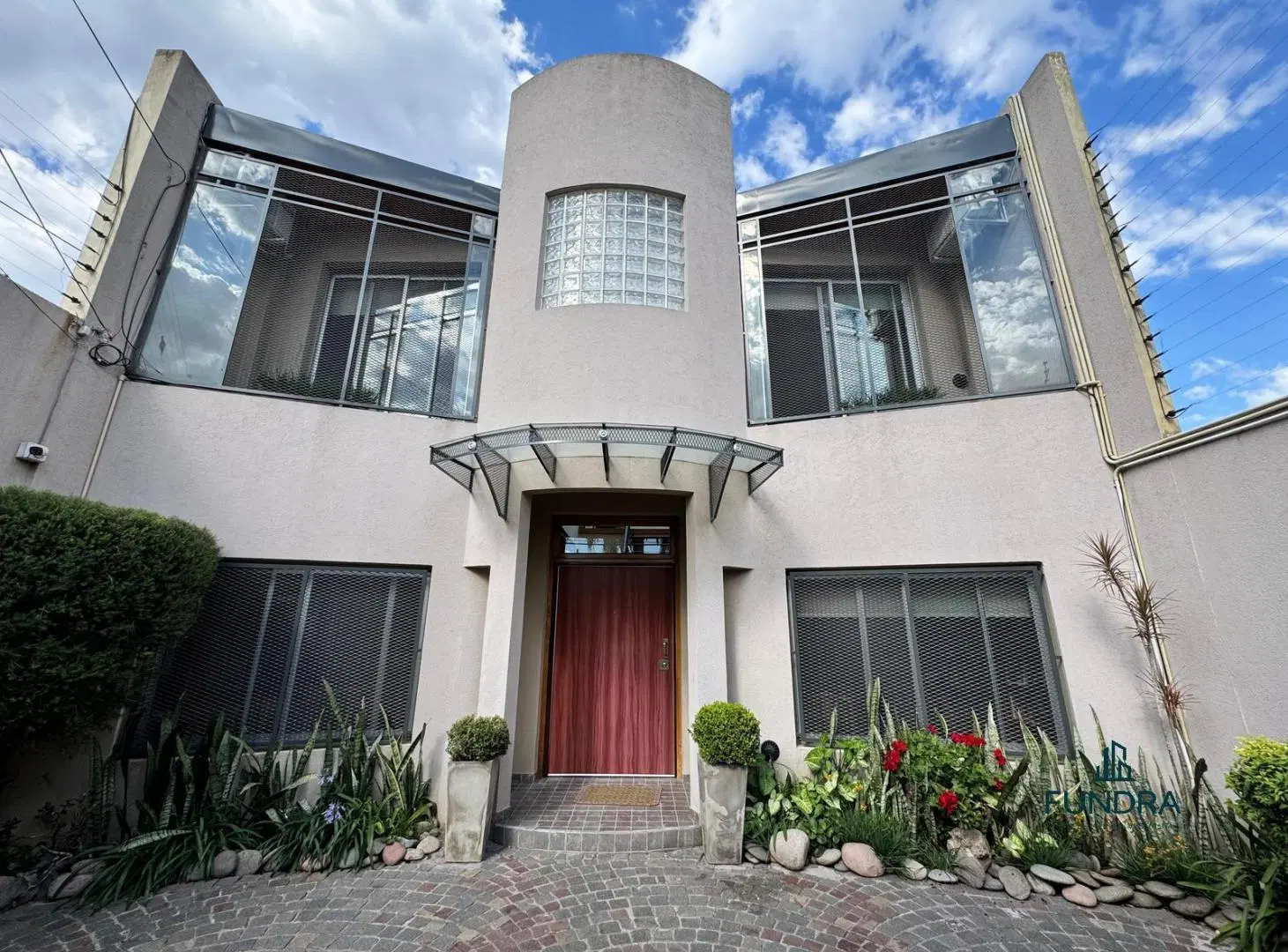 VENTA CASA 6 AMBIENTES BERNAL 3