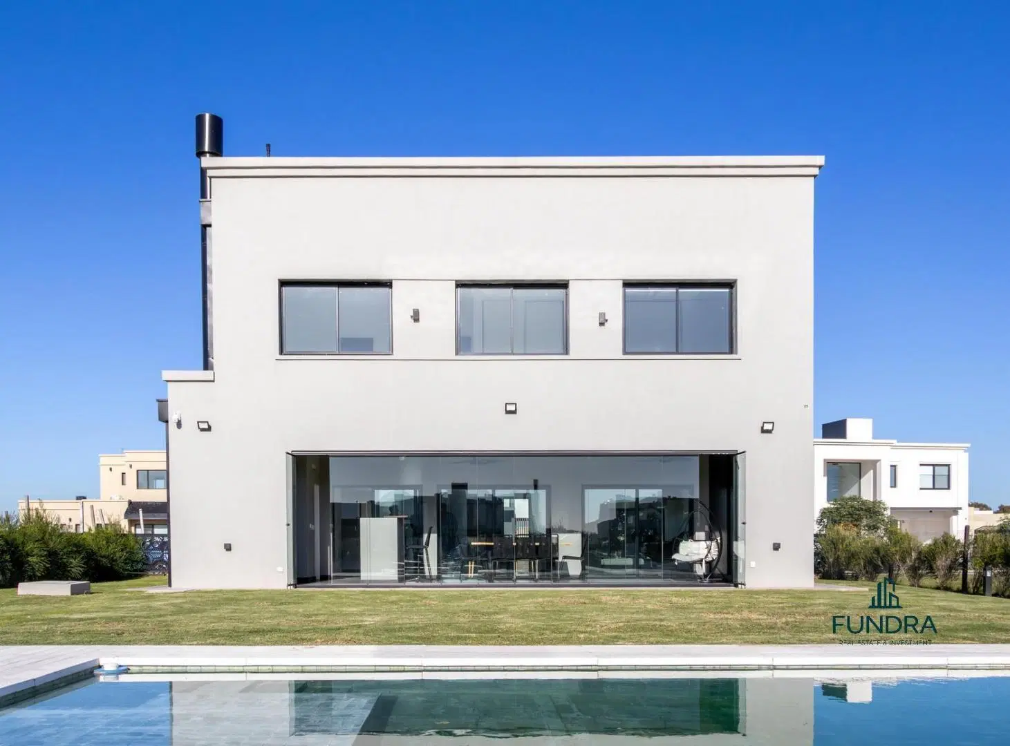 Hermosa casa con piscina a la laguna 5