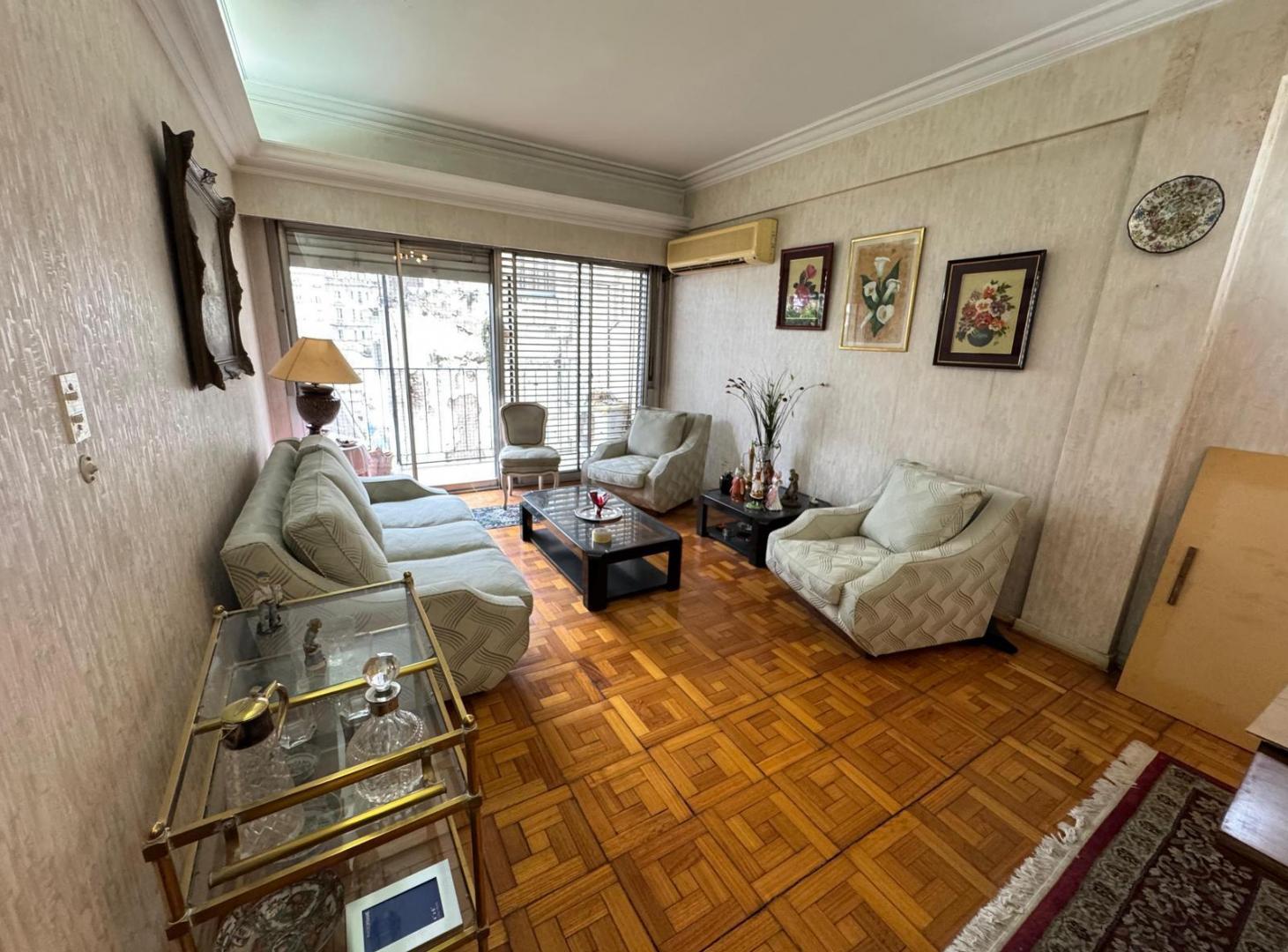 VENTA SEMIPISO 4 AMBIENTES CON DEPENDENCIA EN RECOLETA