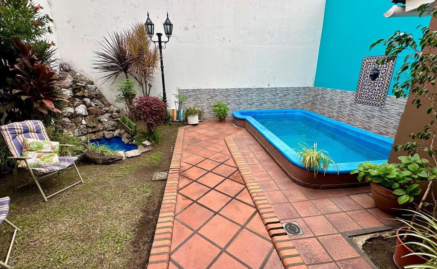 Foto de VENTA Casa Multifamiliar - Dos unidades independientes - Parque- Terraza, imagen 1