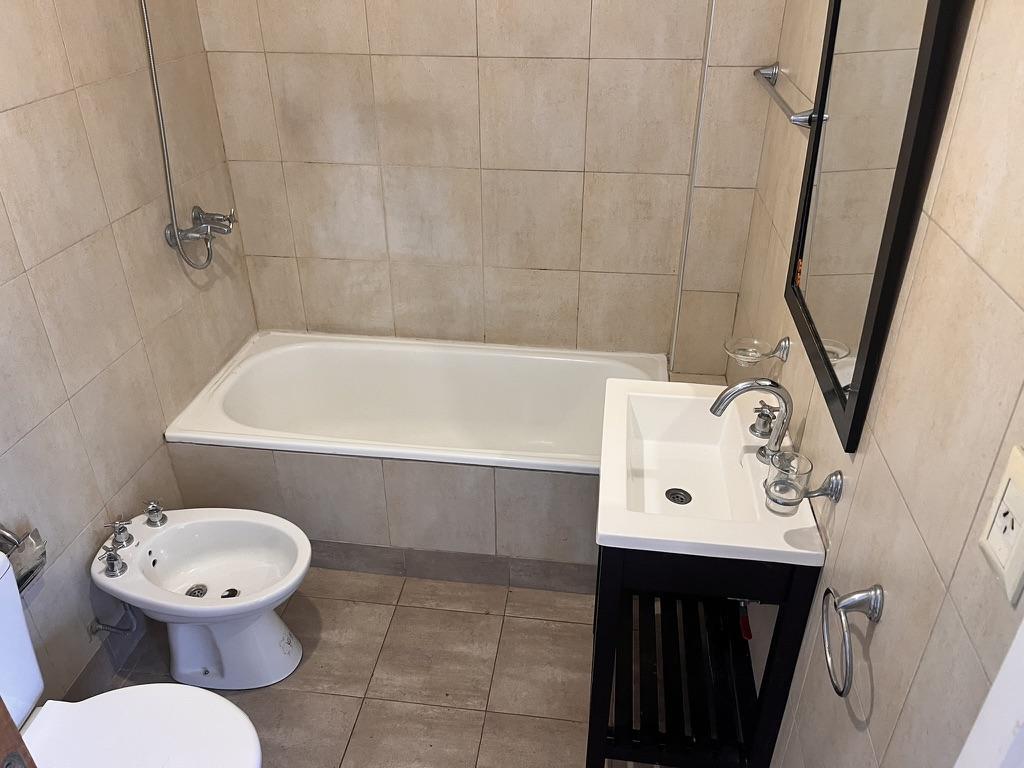 Foto de Alquiler Departamento Monoambiente con balcon Villa Pueyrredon, imagen 3