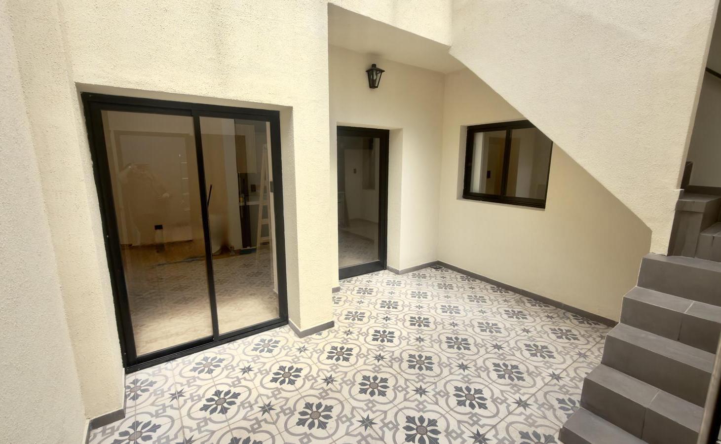 Foto de Venta PH 4 Ambientes con Patio y Terraza Hecho a Nuevo, imagen 2