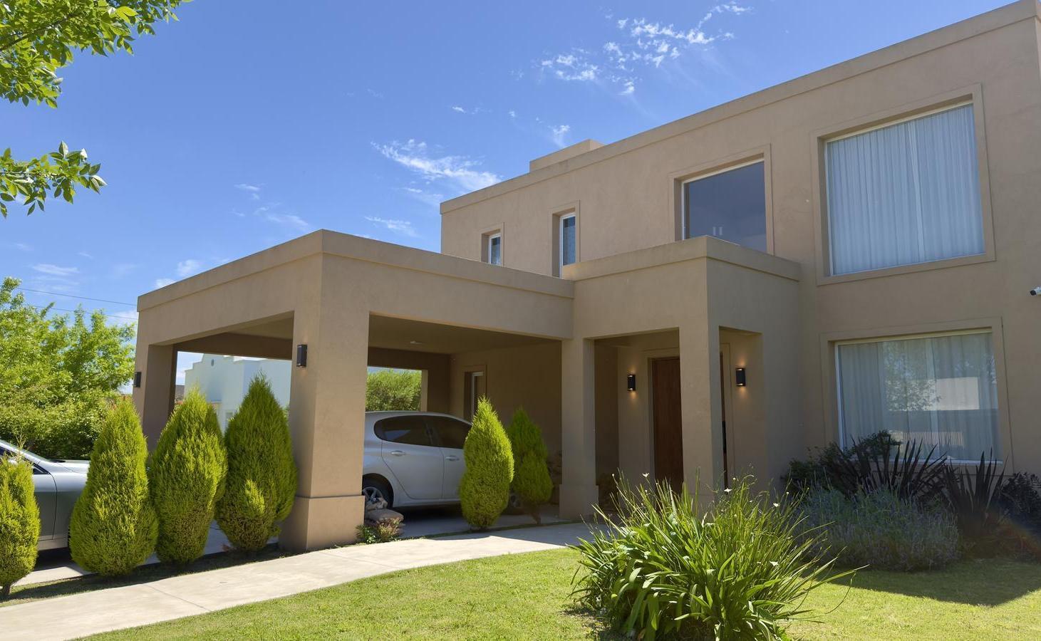 Foto de Venta Casa 4/5 Ambientes Con Pileta San Ramiro Pilar del Este, imagen 2