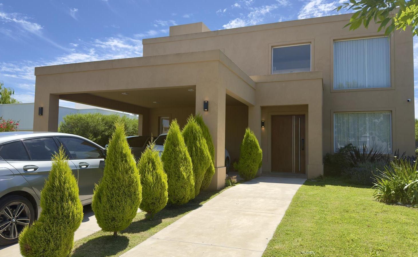 Foto de Venta Casa 4/5 Ambientes Con Pileta San Ramiro Pilar del Este, imagen 1