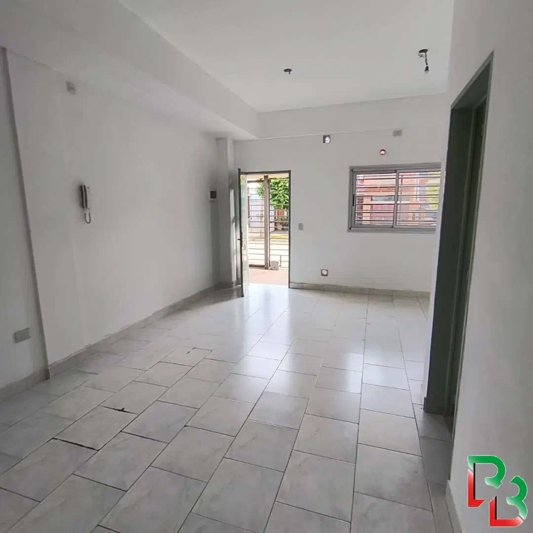ALQUILER DEPARTAMENTO PB EN DON BOSCO CON COCHERA. 1